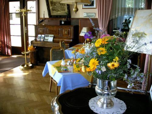 Hotel Luginsland Schleiz Bagian luar foto